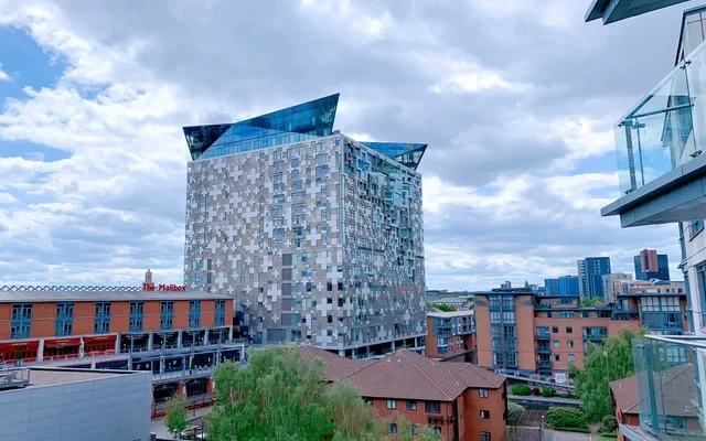 Entire Place·1B1B···Centenary Plaza, Birmingham B1 1QH, UK 4