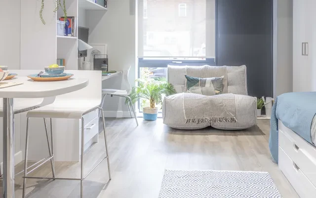 9 De Montfort Mews 0