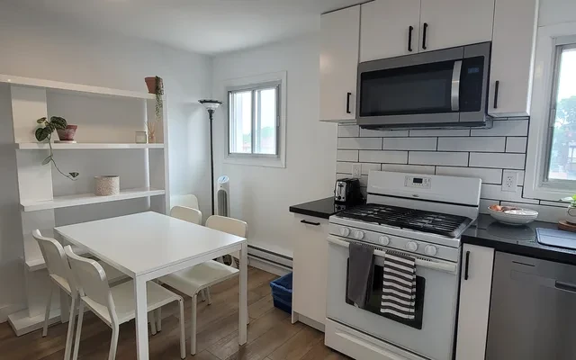 St.Clair West & Dufferin St. Rooms 1