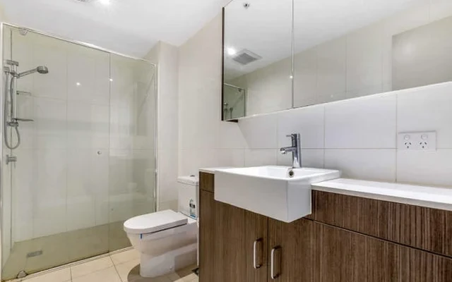 1704/127 Charlotte Street, Brisbane City, Qld 4000 3