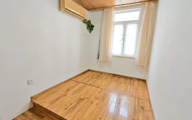 Shanghai Stylish 2-Bedroom Apartment for Rent in Xujiahui 3