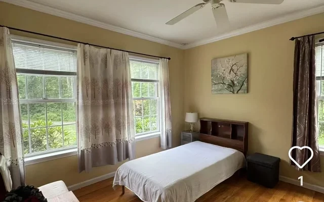 4 bedroom house along Amity road 0