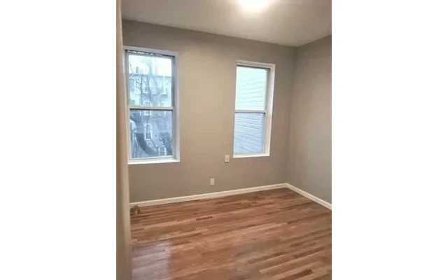 49 Pluski Brooklyn NY 4