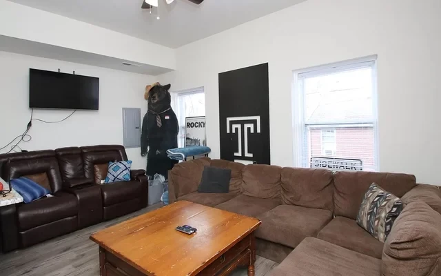 Walking distance to Temple University 1