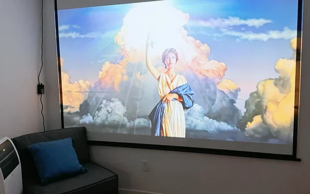 cozy bedroom in los angles 3