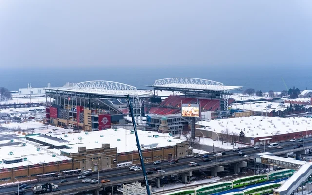 Bmo field & lakeview condo 2