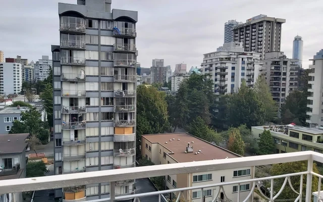 Private bedroom with bathroom in Downtown Van 4