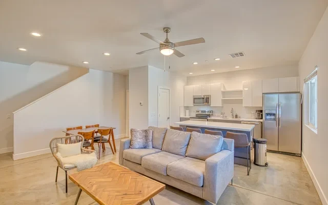 Zona Verde East Apartments 0