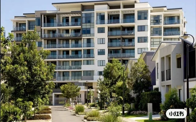Solittle Carindale 1