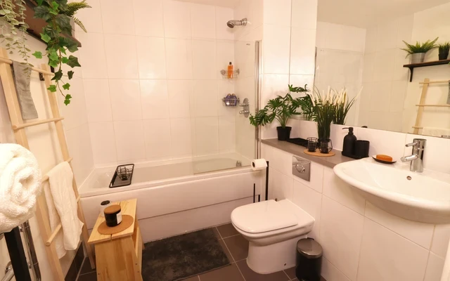 Spacious Flat in Sheffield City Centre 4