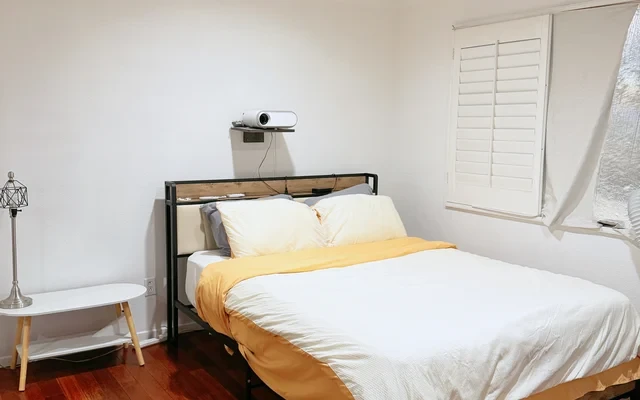 cozy bedroom in los angles 0