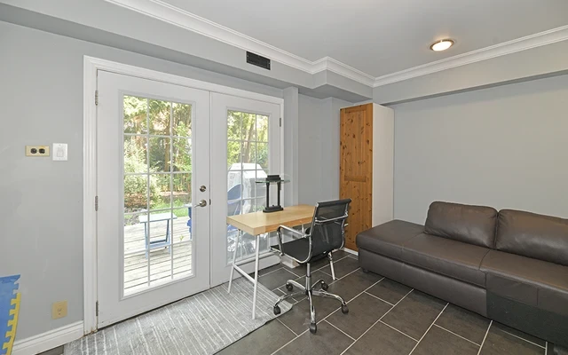 Central 2BR + Workspace Executive Townhouse 3