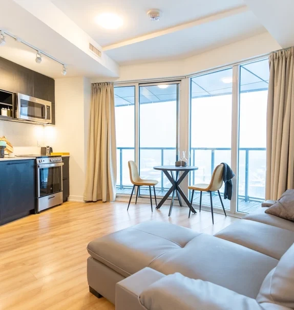 Bmo field & lakeview condo