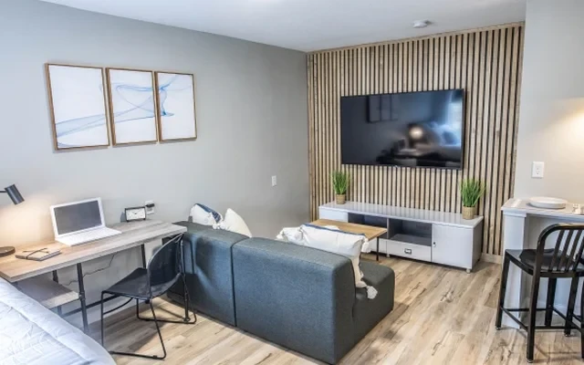 309 E Clark Street 2