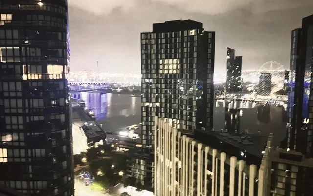 墨尔本 docklands 883collins 4