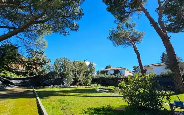 LAS ROZAS近火车站别墅合租 0