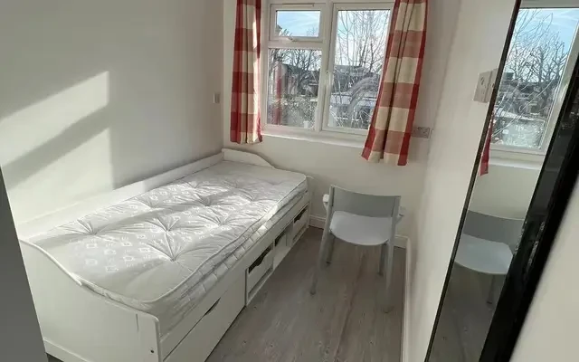 伦敦一区en-suite room in 6 person house 1