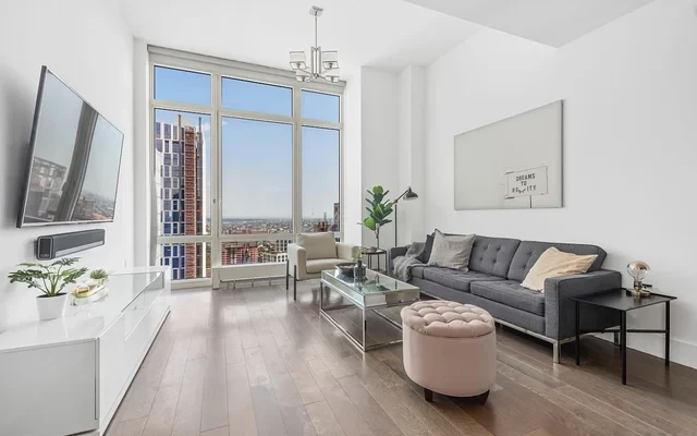 NYC downtown BK+388 Bridge St + 2B2B 3