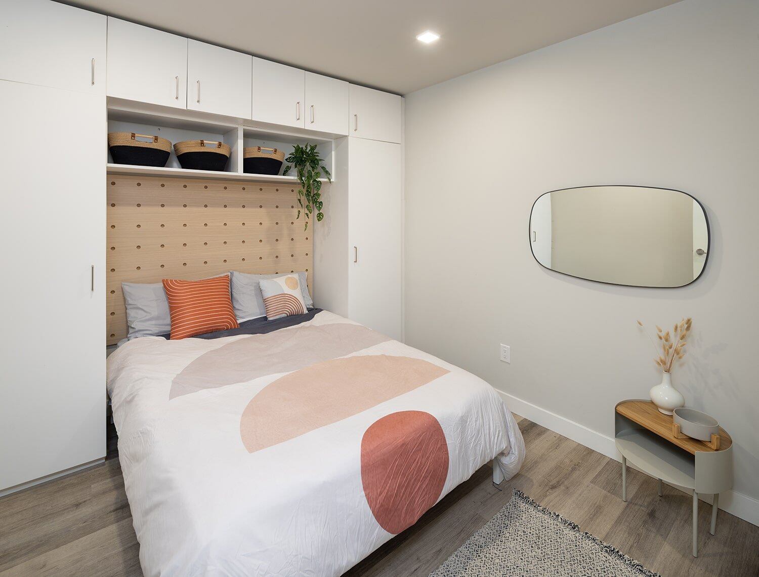 1 Bed 1 Bath Floor Den