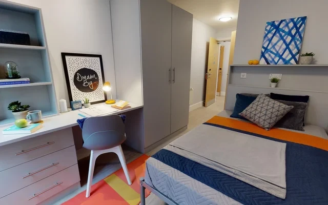 London iq magenta house 0