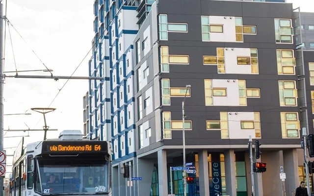 Student Living - 800 Swanston 1