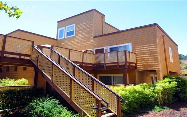 Eaves Daly City 0