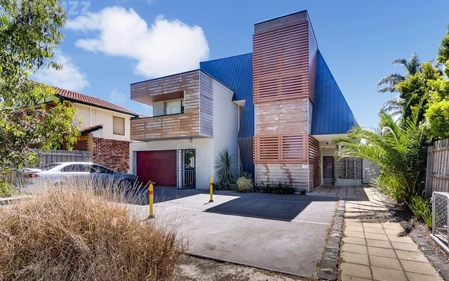 1023 Dandenong Road 0
