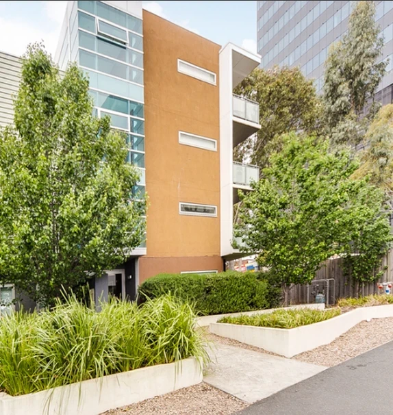 6 Bruce Street