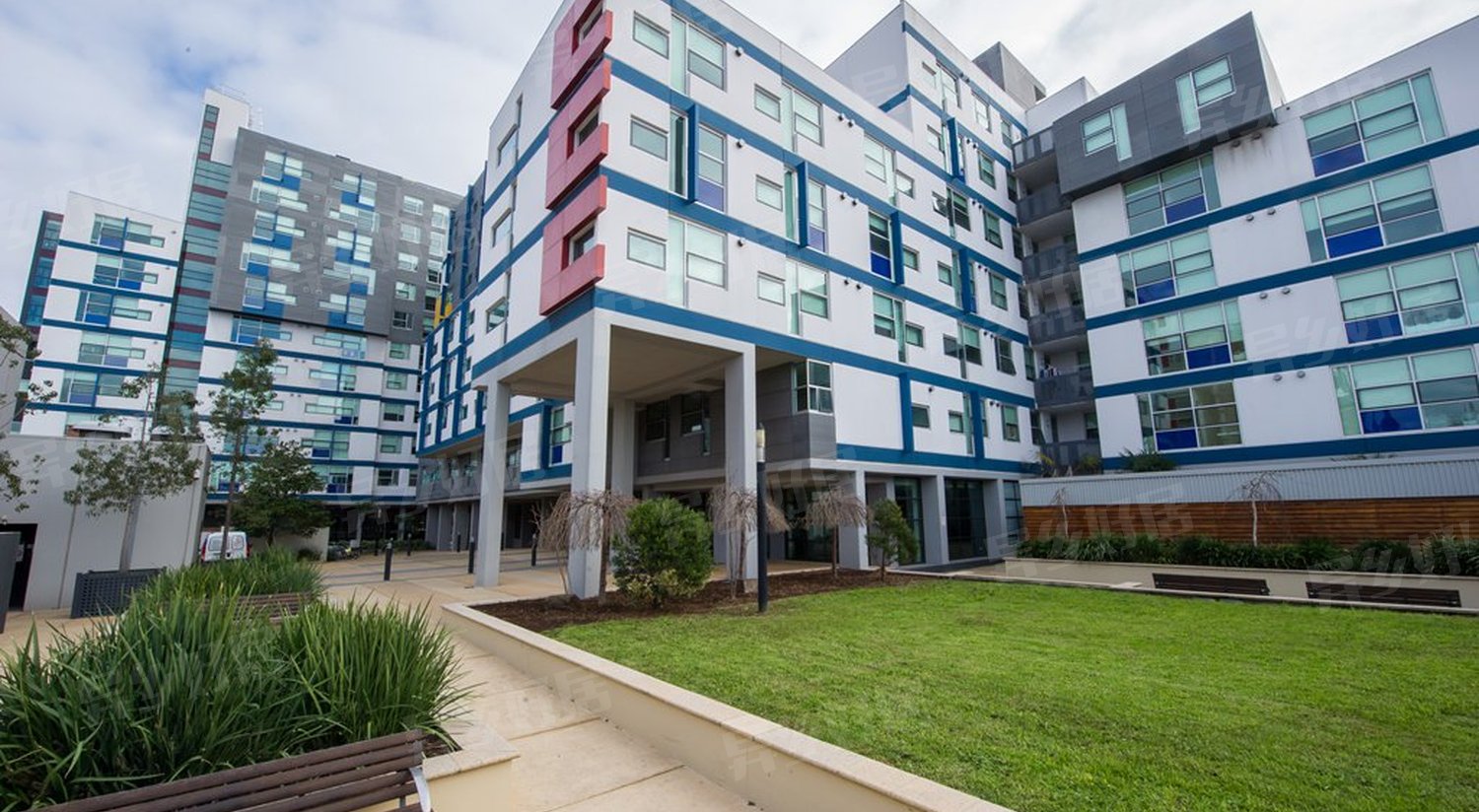 Student Living - 800 Swanston