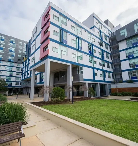 Student Living - 800 Swanston