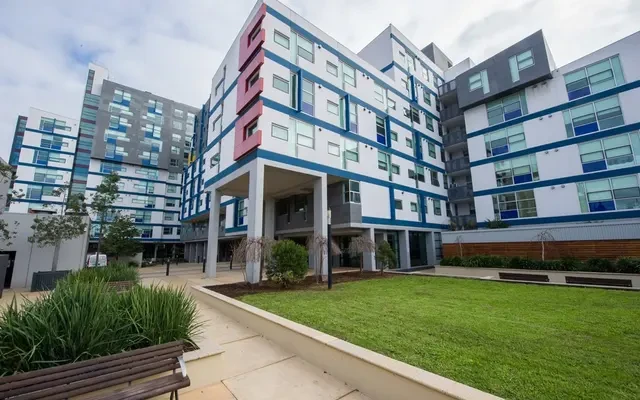 Student Living - 800 Swanston 0