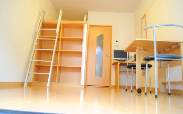 レオパレス千里山東 0