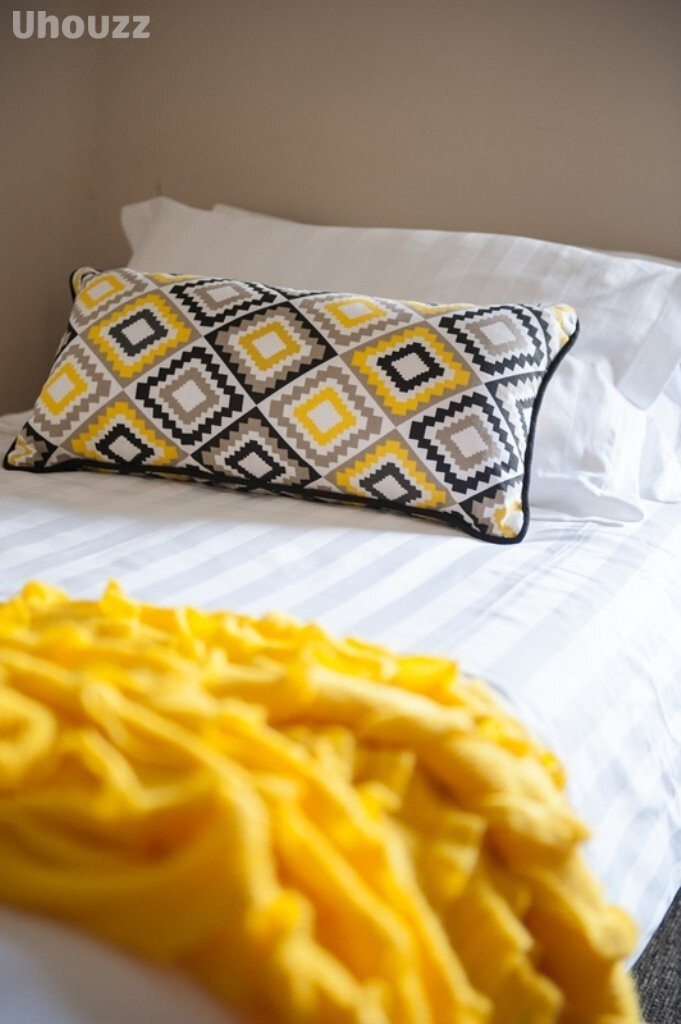 1 Bedroom Large Apartment