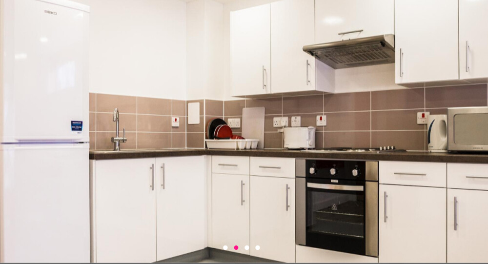71-egham-hill-london-england-tw20-0er-london-BUILDING