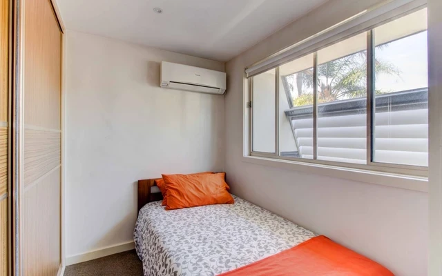 1023 Dandenong Road 4