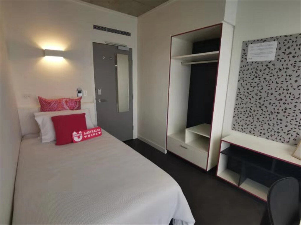 Standard Room in 4-Bed Apartment