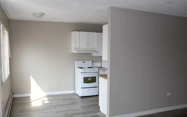 Astoria Manor 4