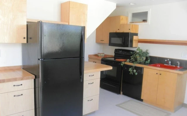 Harvey, Cambridge, MA 02140 2