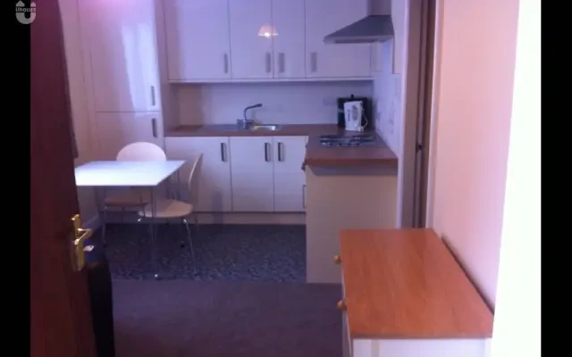 1 bedroom apartment near University of Bradford 3
