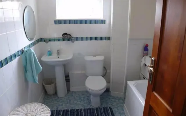 2 bedroom apartment near University of Bradford 2