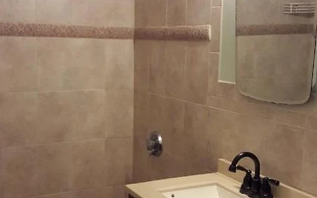 Chestnut Street Unit 5, Newton, MA 02464 2