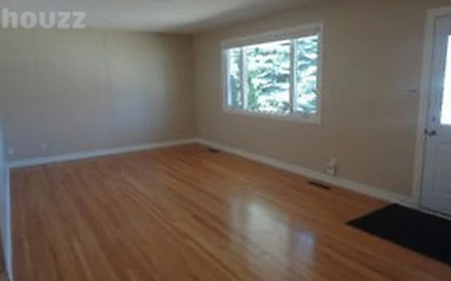 2 Bedrooms & Den House with Backyard Patios 4
