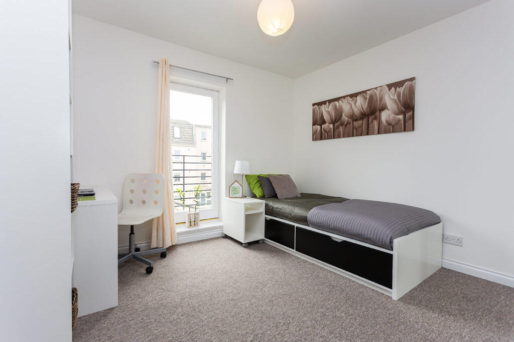 Standard Plus – 3 Bed Flat