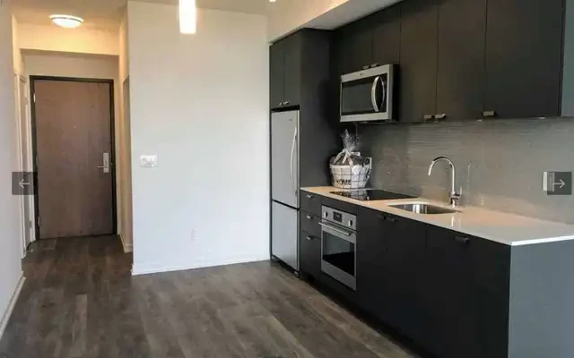 Toronto 1B +Den for rent 0