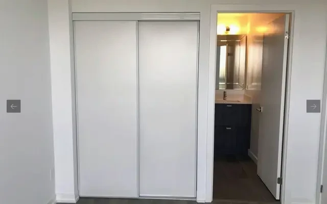 Toronto 1B +Den for rent 2
