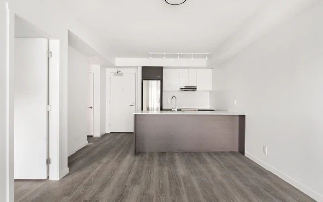 537 Foster 1