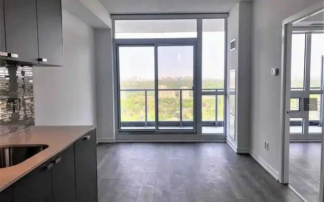 Toronto 1B +Den for rent 4