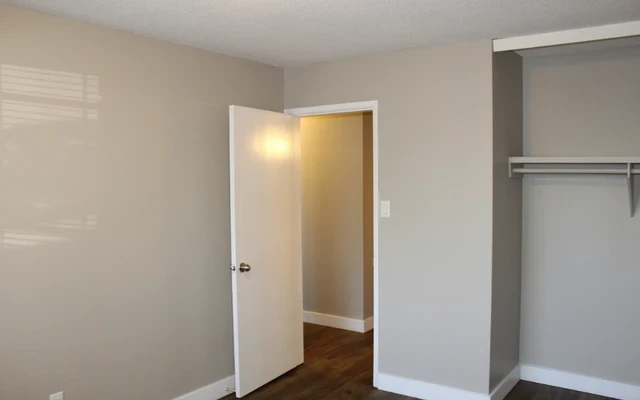 McCam 4 Apartments 1