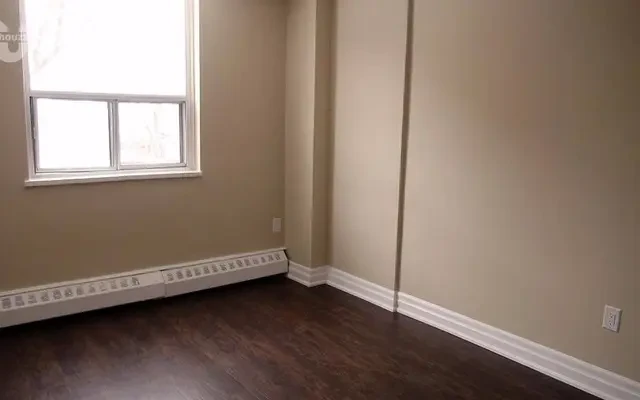 High-quality apartment near McMaster University 3