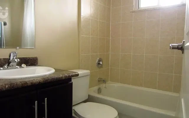 High-quality apartment near McMaster University 2